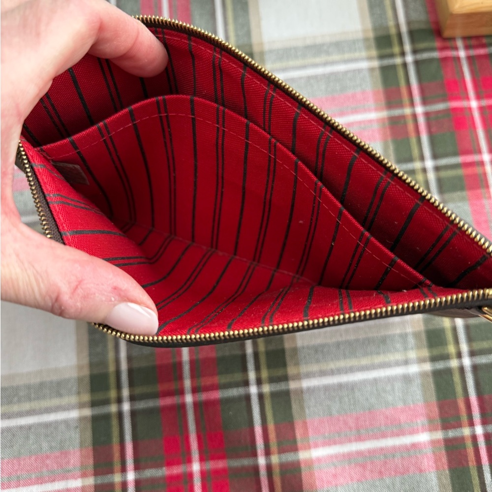 Louis Vuitton pouch/wristlet from GM Neverfull - Picture 4 of 7